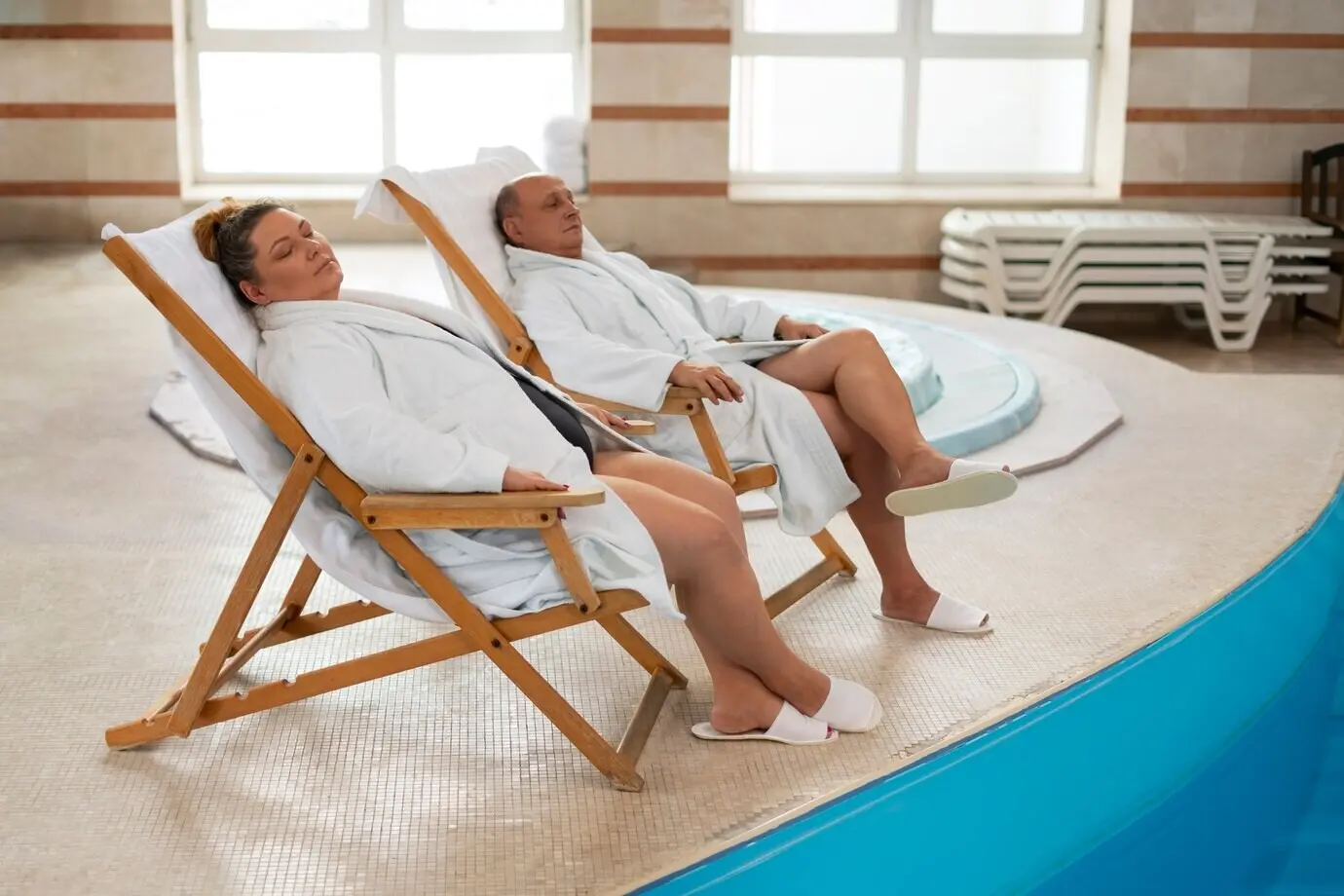 Totale Aufnahme von Menschen, die gemeinsam entspannen.